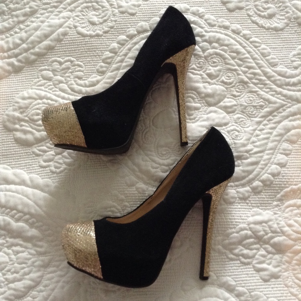 STEVE MADDEN LEATHER PLATFORM PUMPS 7